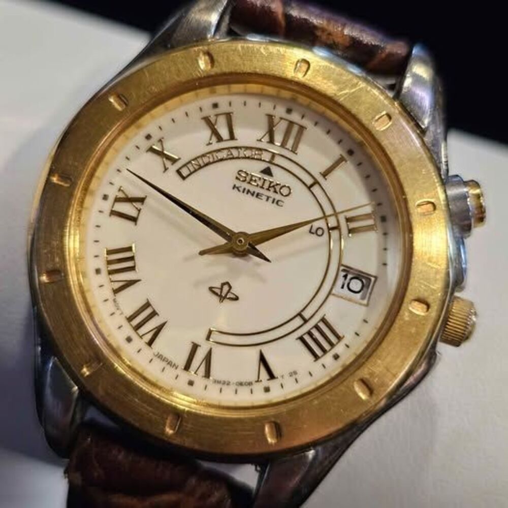 Ladies vintage Seiko Kinetic watch. New battery!